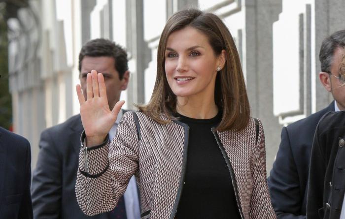 El rifirrafe entre la reina Letizia y doña Sofía por una foto a las infantas