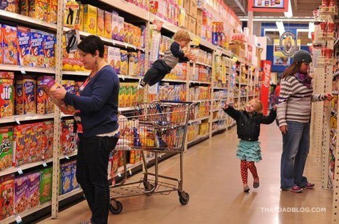 Un padre fotografía a su hijo con Down volando para romper barreras