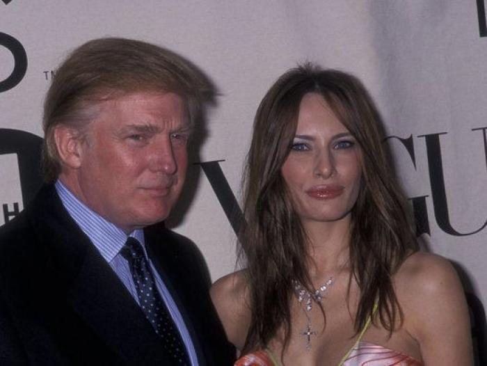 Melania Trump dice que su marido fue "incitado" a hacer comentarios lascivos