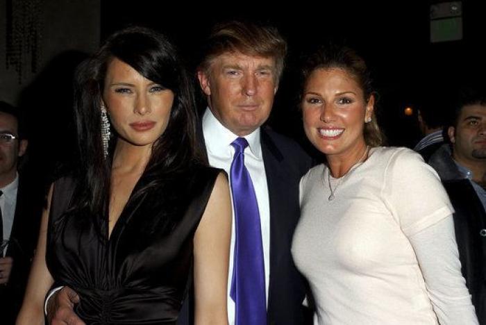 Melania Trump dice que su marido fue "incitado" a hacer comentarios lascivos