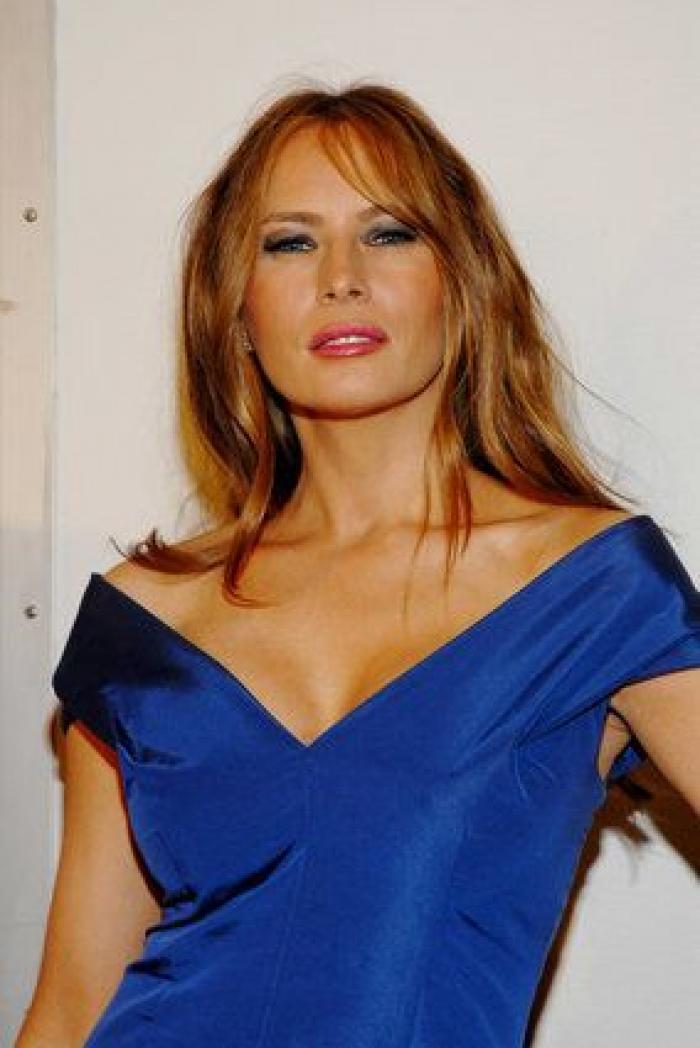 Melania Trump dice que su marido fue "incitado" a hacer comentarios lascivos