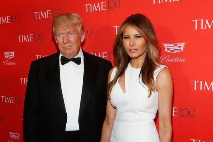 Melania Trump dice que su marido fue "incitado" a hacer comentarios lascivos