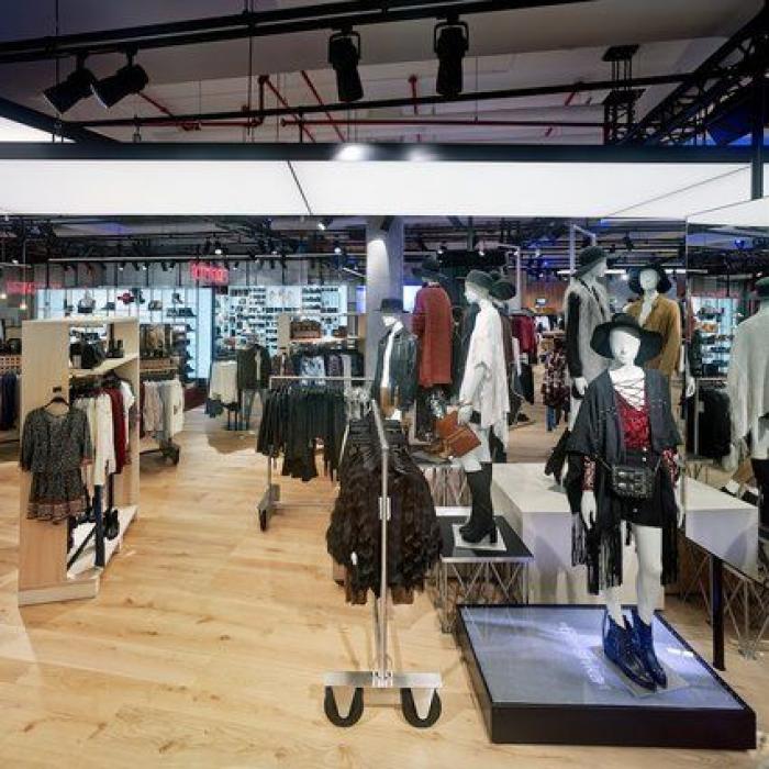 Mango crea un sistema para evitar colas pagando con el móvil en sus tiendas