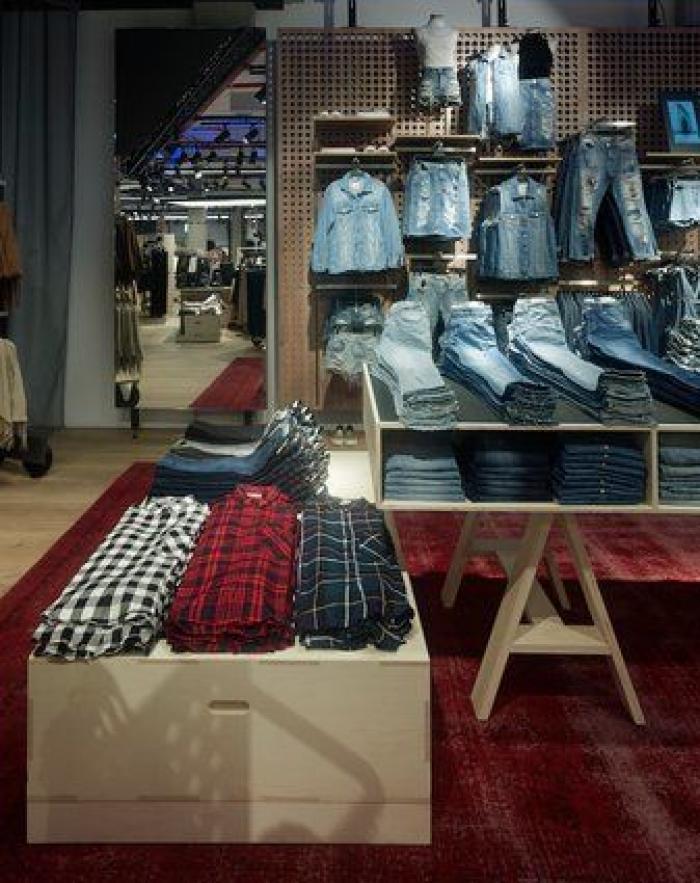 Mango crea un sistema para evitar colas pagando con el móvil en sus tiendas