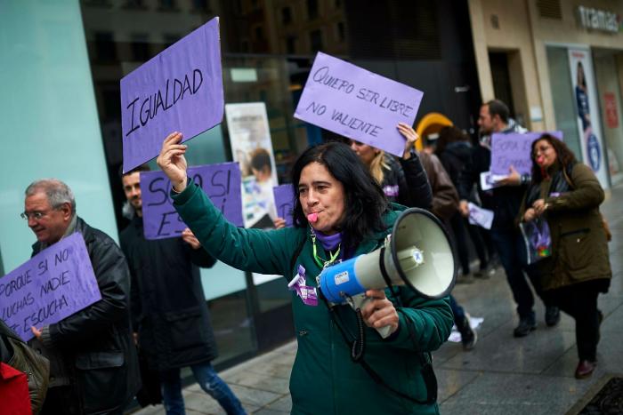 Un hombre mata a puñaladas a su mujer, ante sus hijos, en La Puebla de Almoradiel (Toledo)
