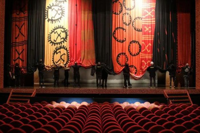 'El Rey León' cumple cinco años: una visita al 'backstage' del musical en Madrid (FOTOS)