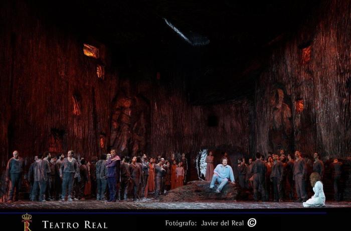 Lohengrin, de Wagner: Luz y luto en el Teatro Real