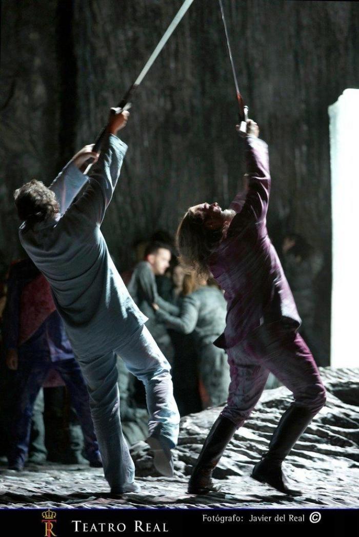 Lohengrin, de Wagner: Luz y luto en el Teatro Real