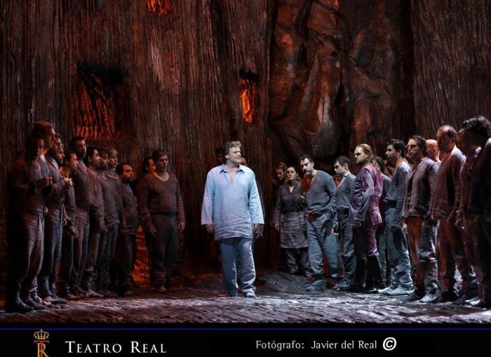 Lohengrin, de Wagner: Luz y luto en el Teatro Real