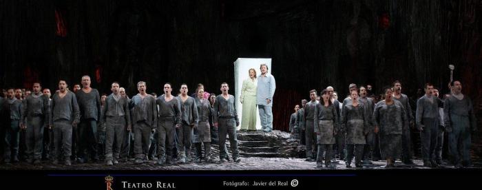 Lohengrin, de Wagner: Luz y luto en el Teatro Real