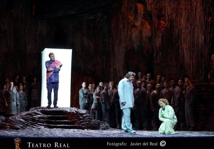 Lohengrin, de Wagner: Luz y luto en el Teatro Real