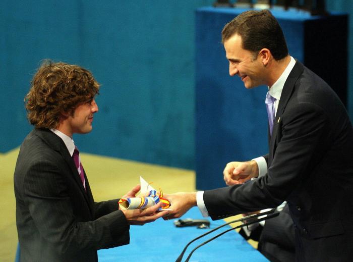 Recuperan la respuesta que Fernando Alonso dio a este tuit y vuelve a arrasar