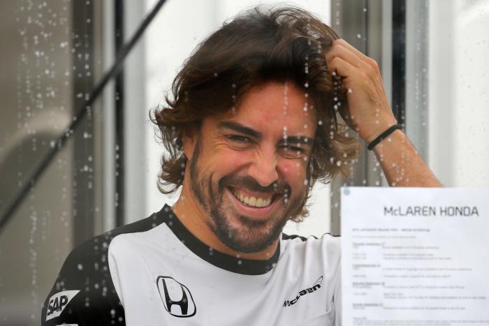 Recuperan la respuesta que Fernando Alonso dio a este tuit y vuelve a arrasar