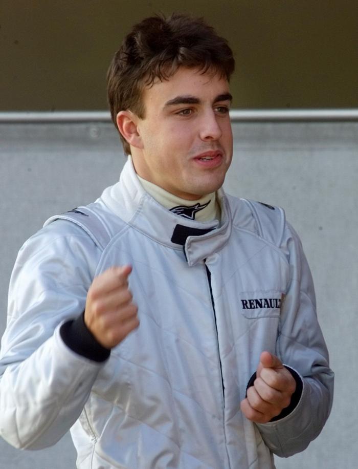 Recuperan la respuesta que Fernando Alonso dio a este tuit y vuelve a arrasar