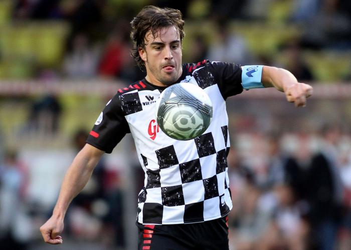 Recuperan la respuesta que Fernando Alonso dio a este tuit y vuelve a arrasar