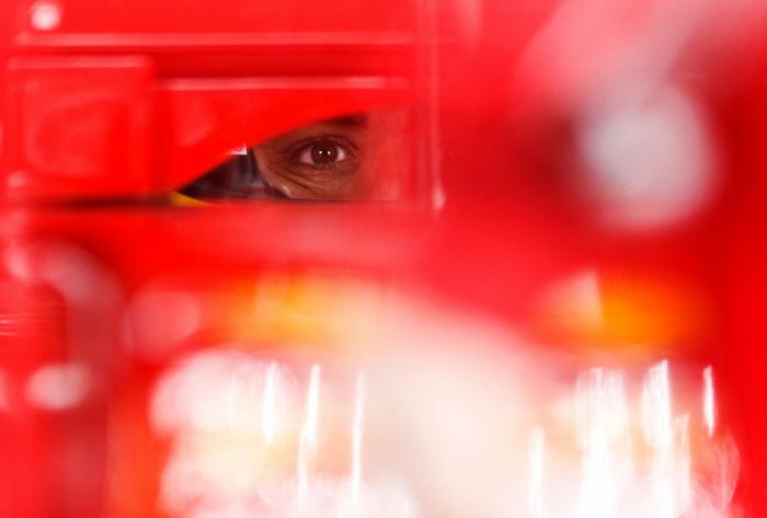 Recuperan la respuesta que Fernando Alonso dio a este tuit y vuelve a arrasar