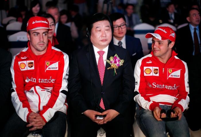 Recuperan la respuesta que Fernando Alonso dio a este tuit y vuelve a arrasar