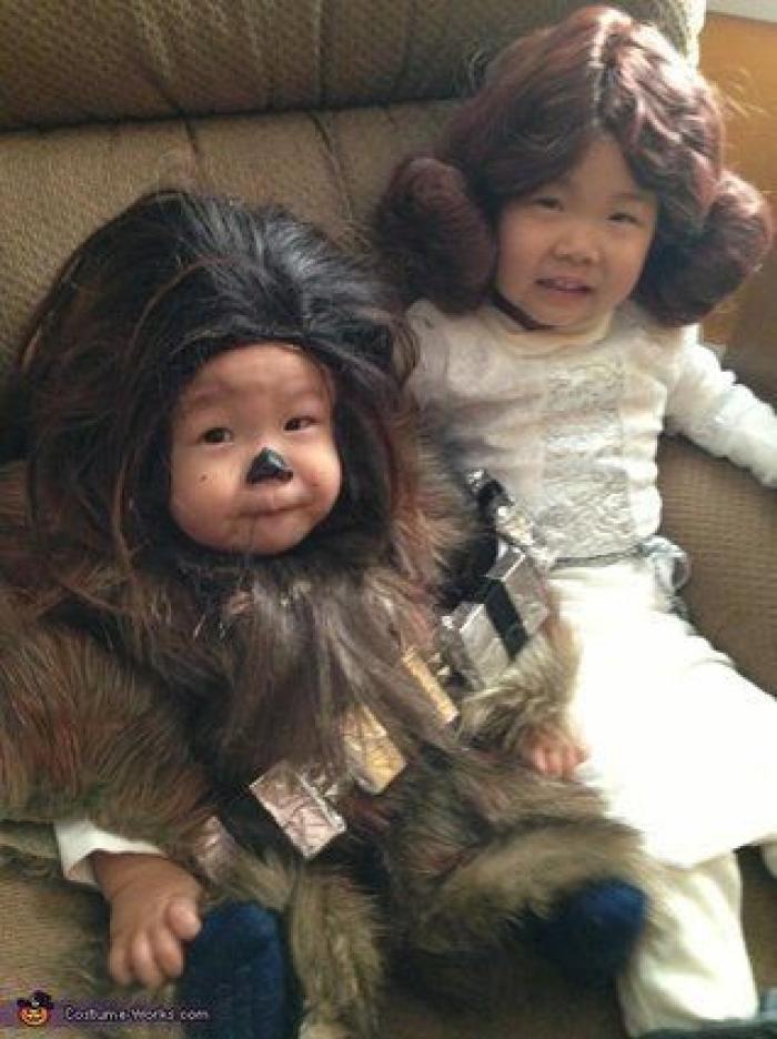 La genial respuesta de un padre a quien criticó a su hija por su disfraz 'de chico'