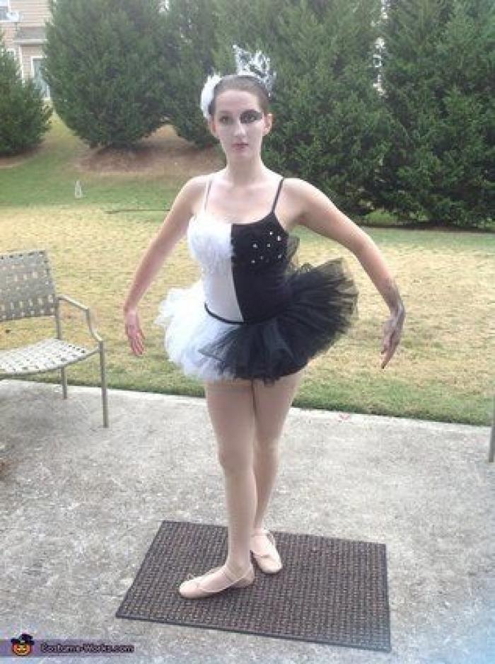 La genial respuesta de un padre a quien criticó a su hija por su disfraz 'de chico'