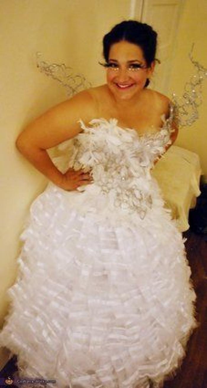 La genial respuesta de un padre a quien criticó a su hija por su disfraz 'de chico'