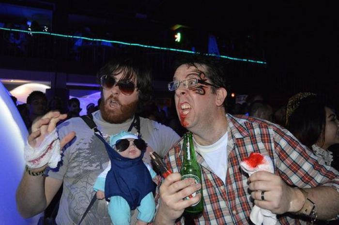 La genial respuesta de un padre a quien criticó a su hija por su disfraz 'de chico'