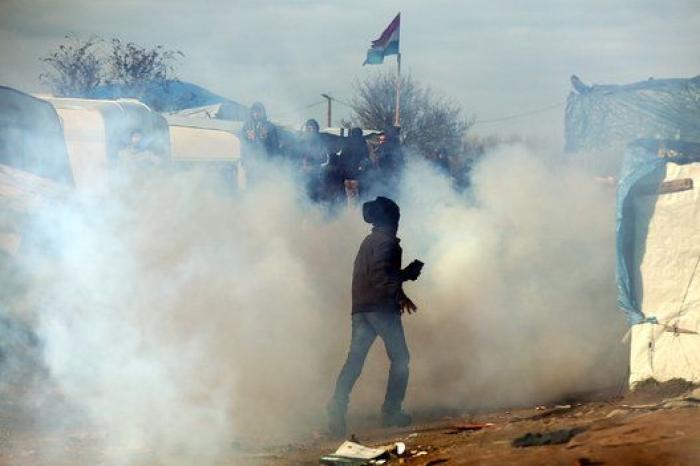 Comienza la evacuación de la jungla de Calais con largas colas