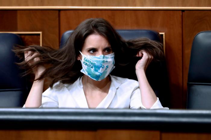 Leen el voto de Álvarez de Toledo en la moción de censura y pasa justo lo que estás pensando