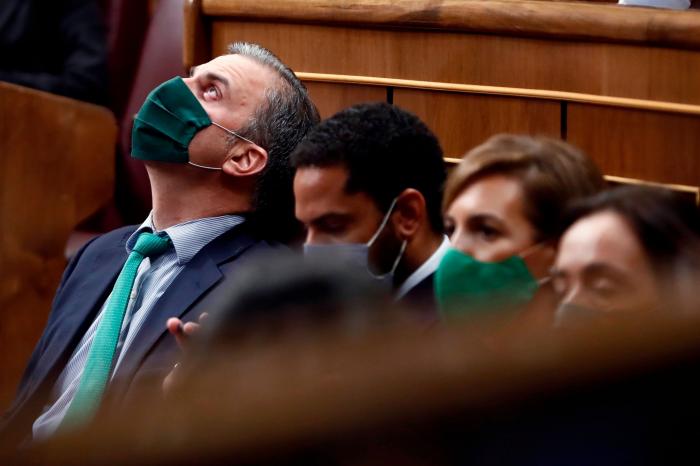 Leen el voto de Álvarez de Toledo en la moción de censura y pasa justo lo que estás pensando