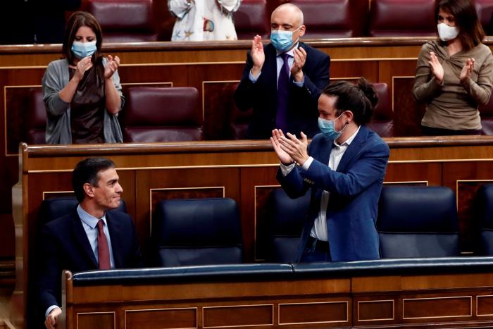 Leen el voto de Álvarez de Toledo en la moción de censura y pasa justo lo que estás pensando