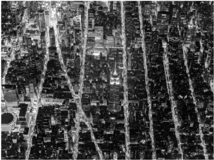 Nueva York parece una ciudad de mentira en estas imágenes aéreas nocturnas (FOTOS)