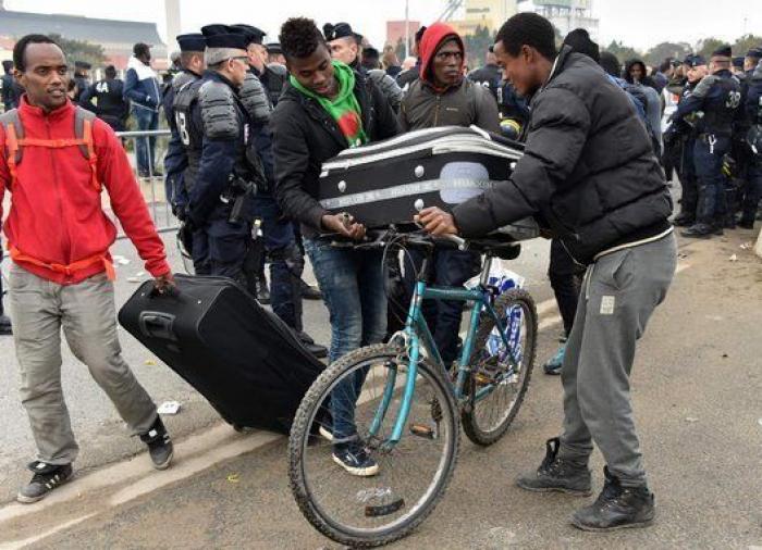 El adiós a 'La Jungla' de Calais en fotos