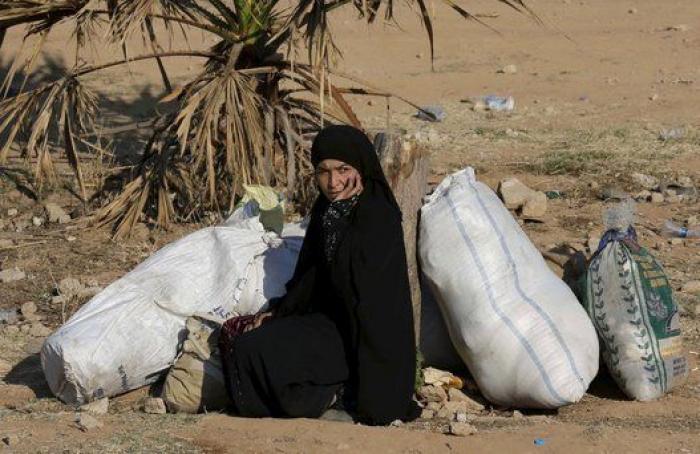 Las duras imágenes de miles de sirios intentado huir a Turquía (FOTOS)