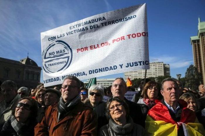 Adivina quién ha estado en la marcha de la AVT contra la política antiterrorista del Gobierno