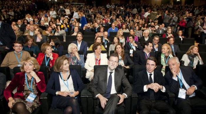 La foto del dedo de Aznar: los comentarios en Twitter