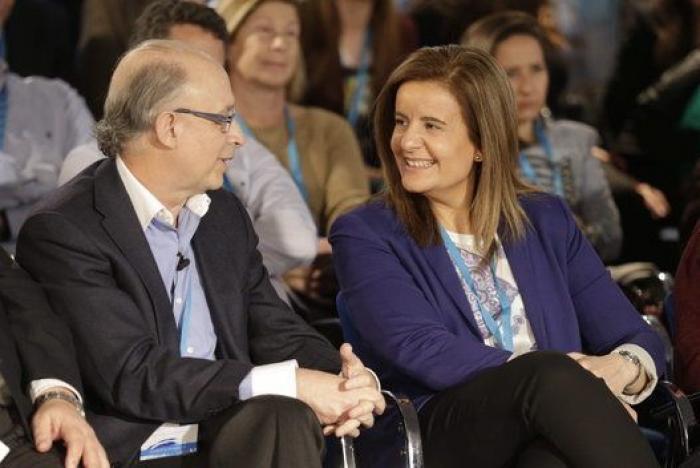 La foto del dedo de Aznar: los comentarios en Twitter