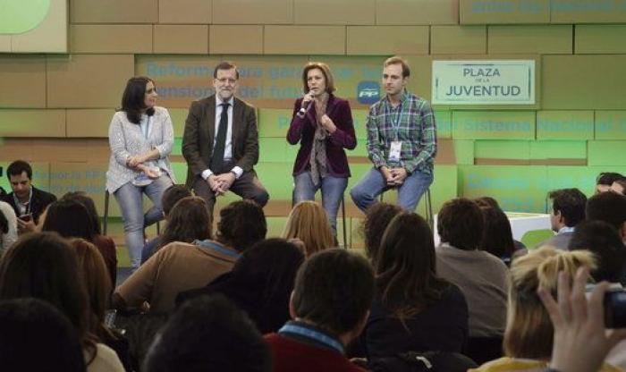 La foto del dedo de Aznar: los comentarios en Twitter