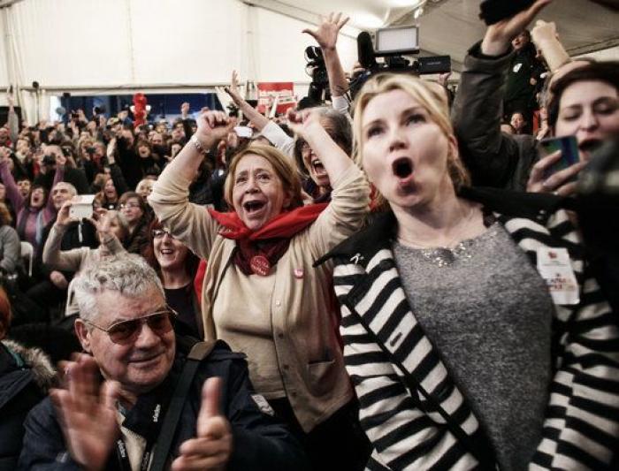 La alegría del cambio: la fiesta de los seguidores de Syriza (FOTOS)