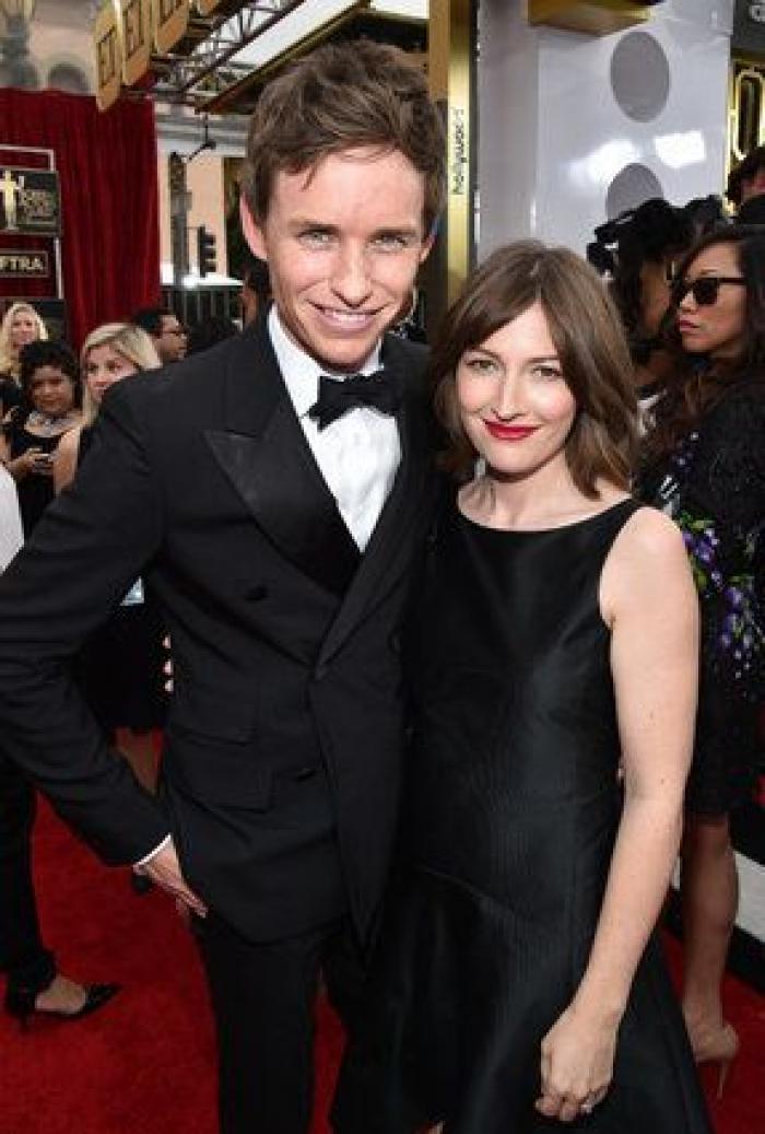 SAG Awards 2015: El patinazo de Naomi Watts por culpa del vestido de Emma Stone (VÍDEO)