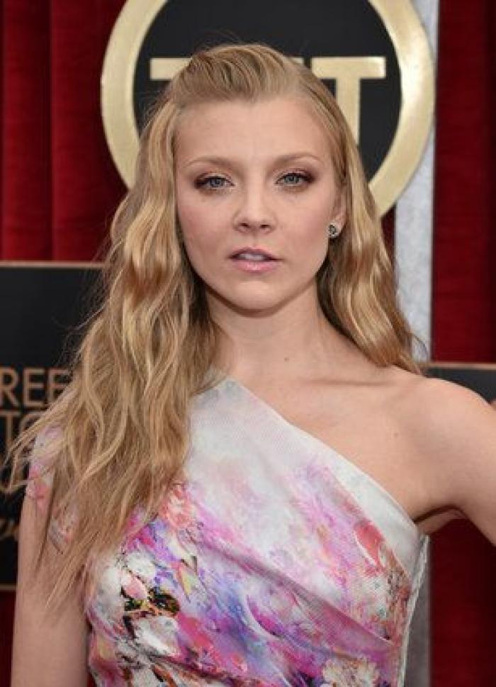 SAG Awards 2015: El patinazo de Naomi Watts por culpa del vestido de Emma Stone (VÍDEO)