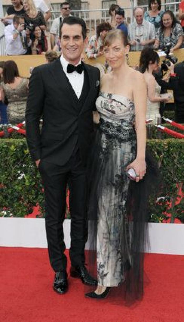 SAG Awards 2015: El patinazo de Naomi Watts por culpa del vestido de Emma Stone (VÍDEO)