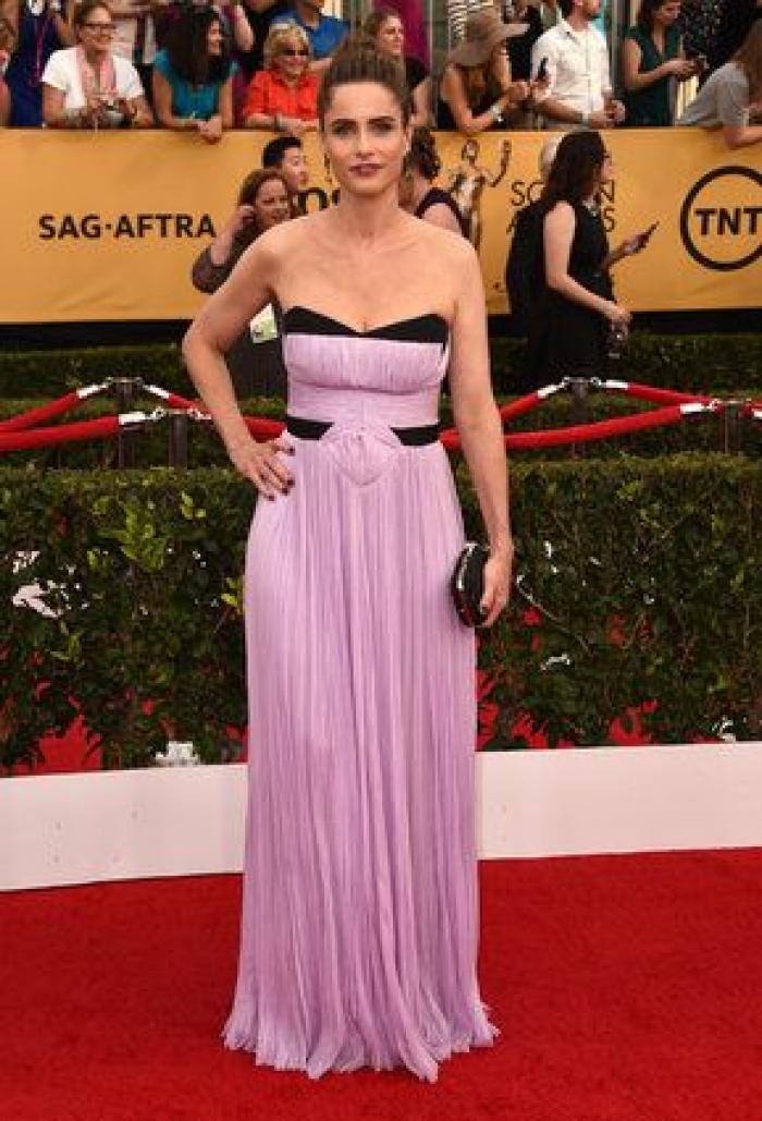 SAG Awards 2015: El patinazo de Naomi Watts por culpa del vestido de Emma Stone (VÍDEO)