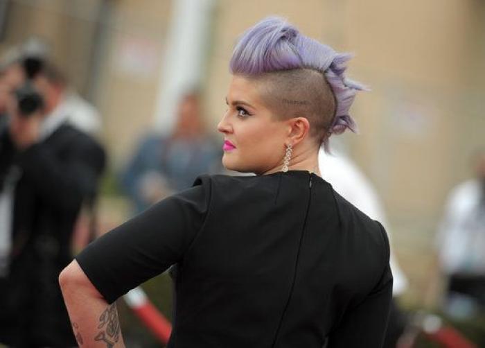 SAG Awards 2015: El patinazo de Naomi Watts por culpa del vestido de Emma Stone (VÍDEO)