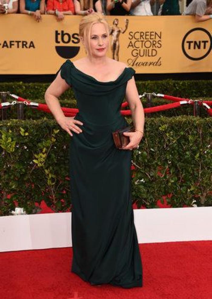 SAG Awards 2015: El patinazo de Naomi Watts por culpa del vestido de Emma Stone (VÍDEO)