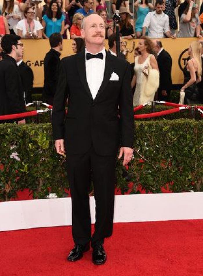 SAG Awards 2015: El patinazo de Naomi Watts por culpa del vestido de Emma Stone (VÍDEO)