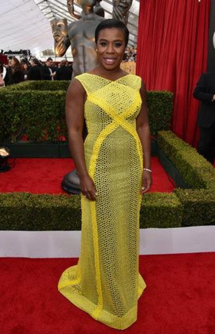 SAG Awards 2015: El patinazo de Naomi Watts por culpa del vestido de Emma Stone (VÍDEO)