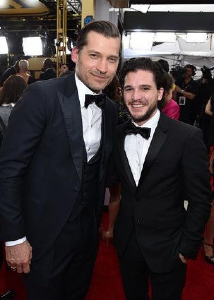 SAG Awards 2015: El patinazo de Naomi Watts por culpa del vestido de Emma Stone (VÍDEO)