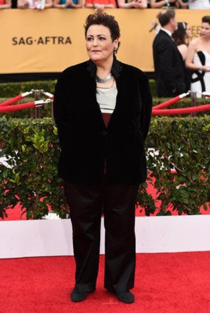 SAG Awards 2015: El patinazo de Naomi Watts por culpa del vestido de Emma Stone (VÍDEO)