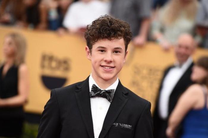 SAG Awards 2015: El patinazo de Naomi Watts por culpa del vestido de Emma Stone (VÍDEO)