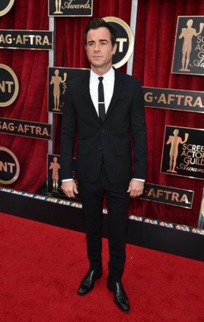 SAG Awards 2015: El patinazo de Naomi Watts por culpa del vestido de Emma Stone (VÍDEO)