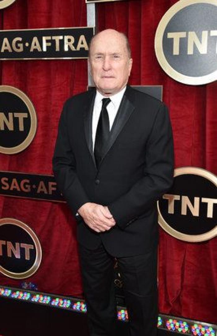 SAG Awards 2015: El patinazo de Naomi Watts por culpa del vestido de Emma Stone (VÍDEO)